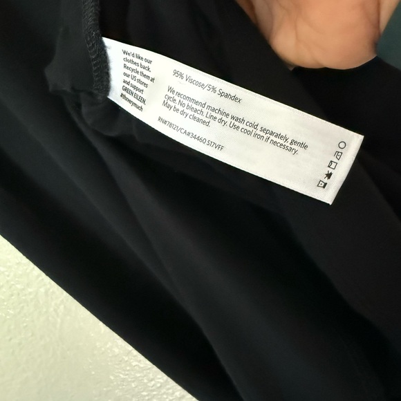 EILEEN FISHER Lightweight Viscose Sleeveless Button-down - Picture 2 of 4